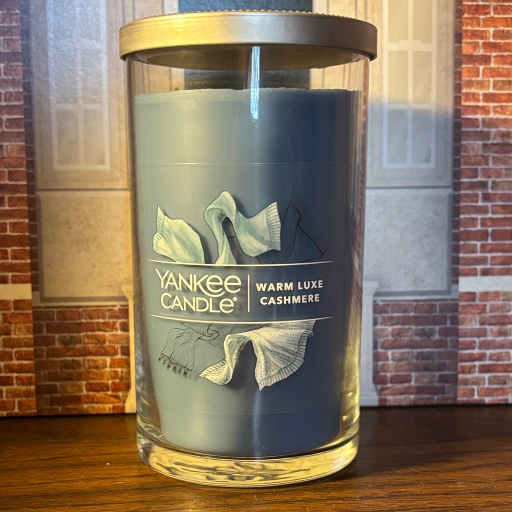 Yankee Candle Warm Luxe Cashmere Medium Single